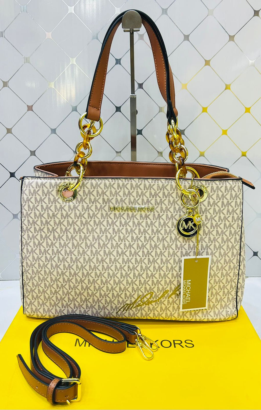 Michael Kors Inspired Greenwich Shoulder Bag Color 01