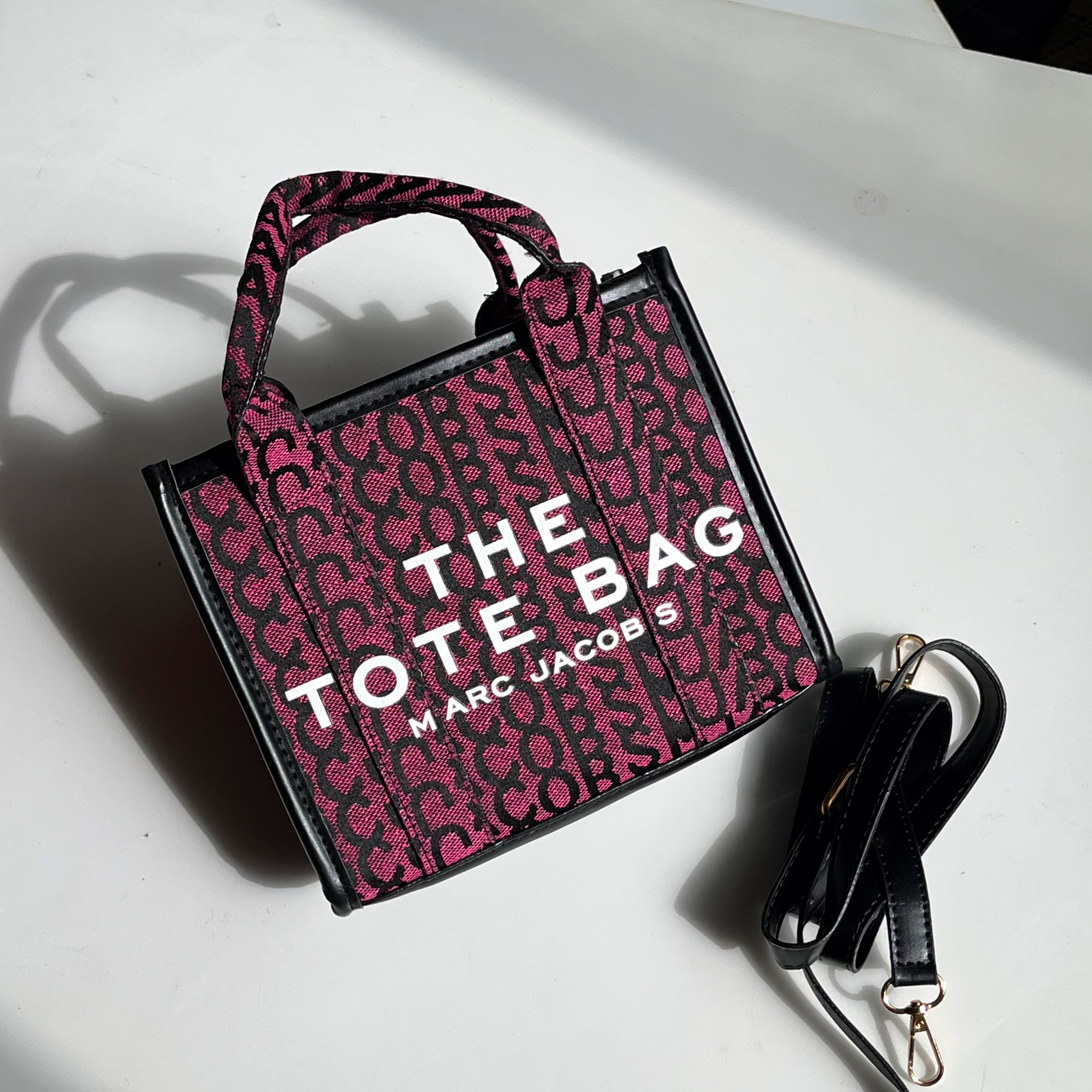 Marc Jacobs The Tote Bag Color 03