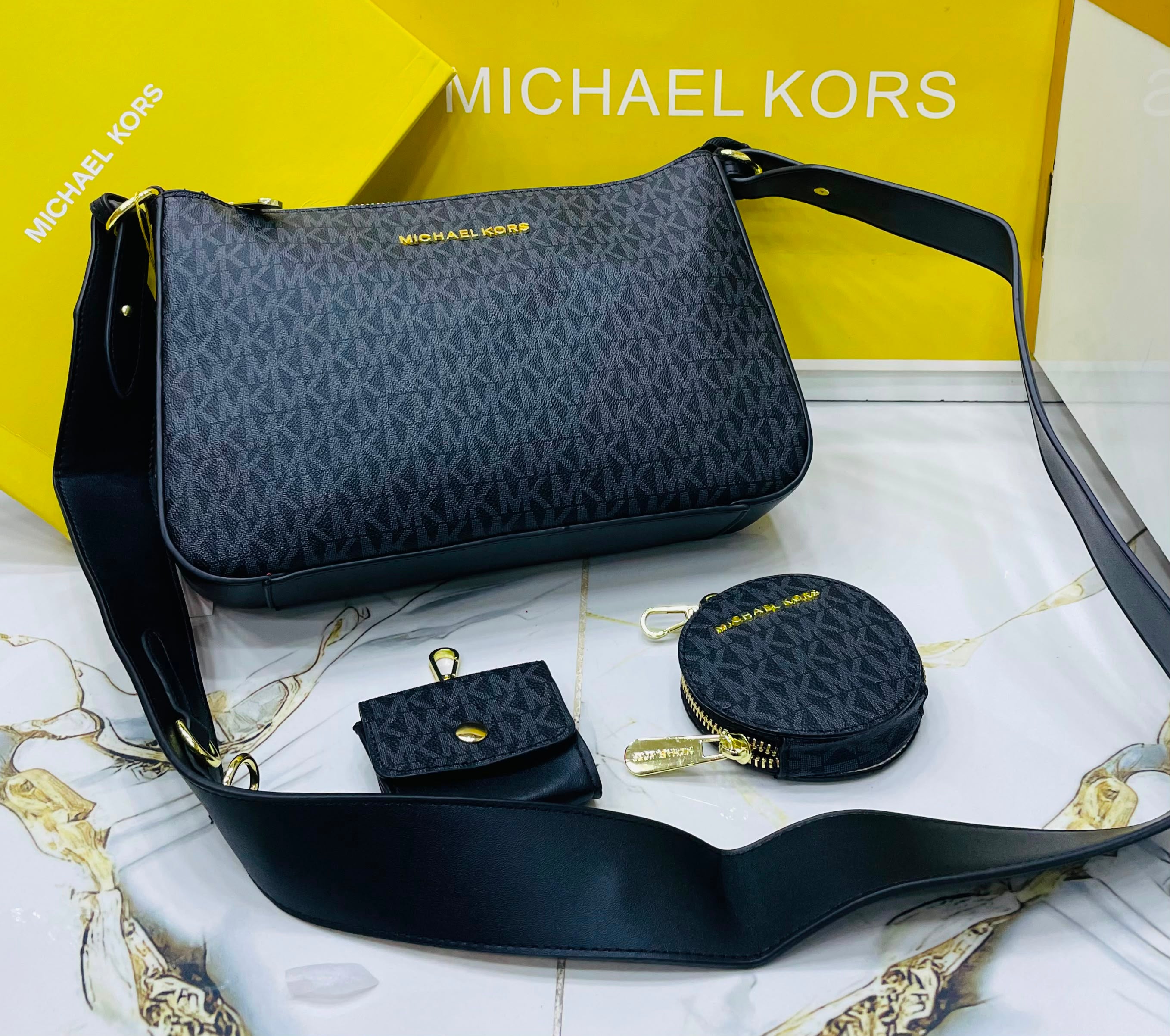 Michael Kors 3-in-1 Signature Bag Set Color 01