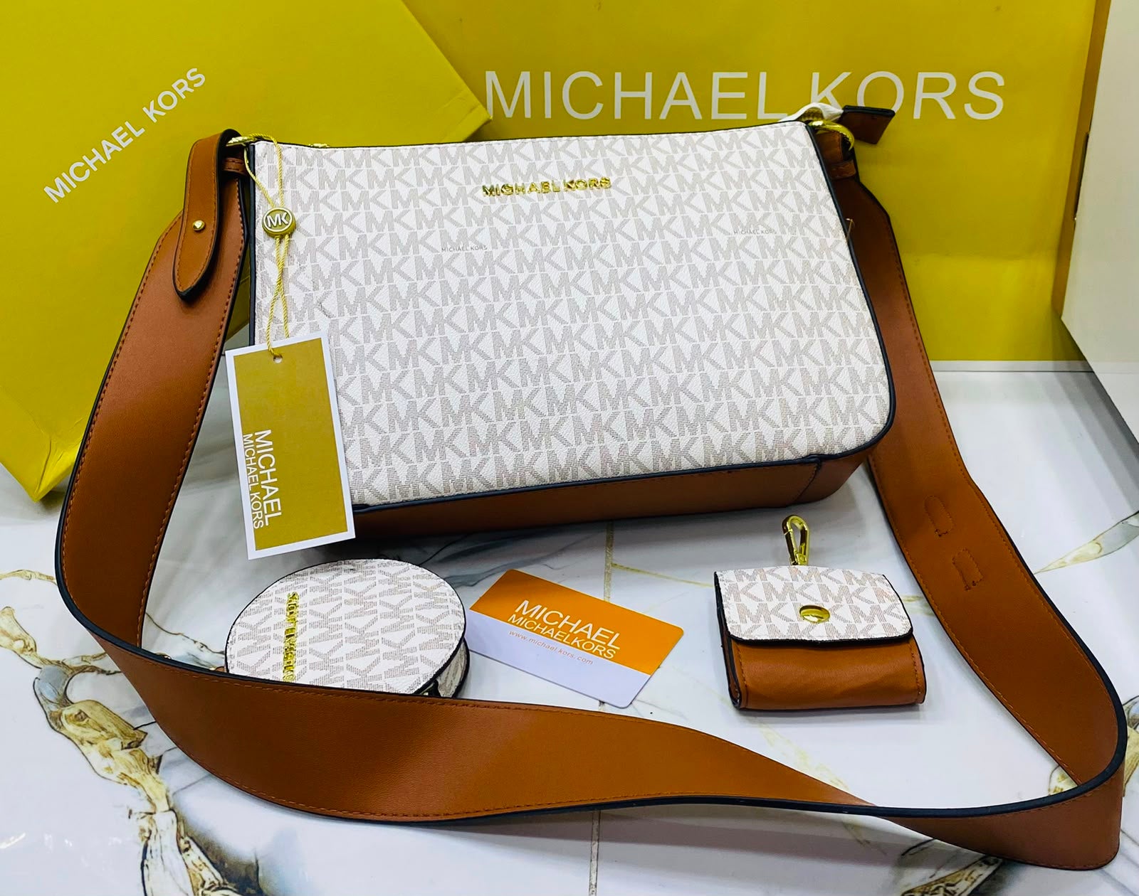 Michael Kors 3-in-1 Signature Bag Set Color 04